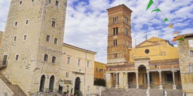 Proseguono i lavori di riqualificazione della rotatoria di Terracina