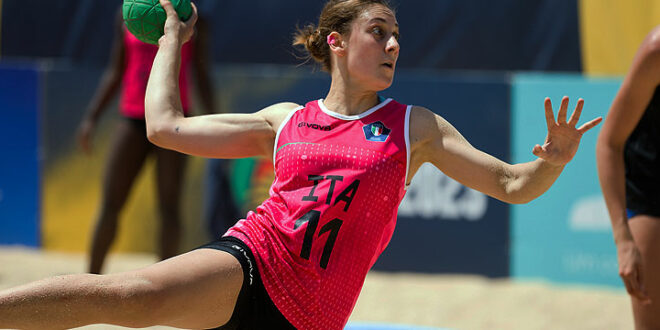 Giovanna Lucarini, specialista in attacco della Nazionale di beach handball (foto: Credit © Jure Erzen / kolektiff)